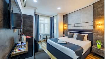 Deluxe Double Room Single Use | In-room safe, desk, blackout drapes, soundproofing