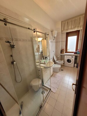 Bathroom - Lilly's house (Avellino)