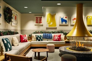 Interior - 2 Queen | Wayfinder Newport | Authentic Newport, Local Art, Coastal Creatives (Newport County)