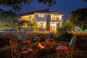 Terrace/patio - Valdivian Villa by Alaya Stays 3- BHK (Alibag)