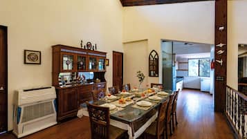 Deluxe-huvila | Ruokailu