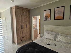 Room - 41 Fourth Road Guest House  (Johannesburg)