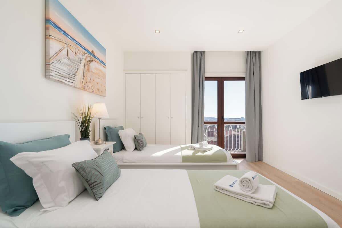 6 bedrooms, iron/ironing board, travel crib, WiFi
