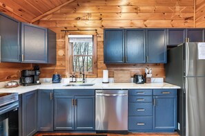 Private kitchen - Epic Couples Getaway! Mountain Views! Hot Tub! (Sevierville)
