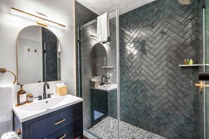 Shower, hair dryer, towels, soap - Epic Couples Getaway! Mountain Views! Hot Tub! (Sevierville)