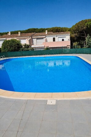 Pool - EUREKA C31 RDC- 6 personnes - Piscine - 100m du Village Naturiste et Plages (Agde)
