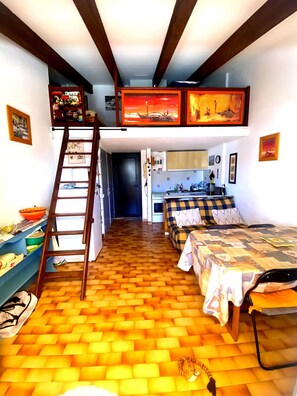 Room - EUREKA C43 - 5 personnes - Piscine - 100m du Village Naturiste et Plages (Agde)