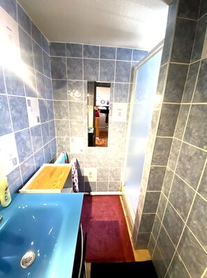 Bathroom - EUREKA C43 - 5 personnes - Piscine - 100m du Village Naturiste et Plages (Agde)