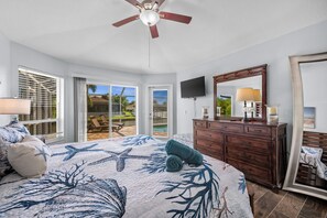 3 bedrooms, iron/ironing board, WiFi, bed sheets - Triple Palms Vacation Home, With Heated Pool (Cape Coral)