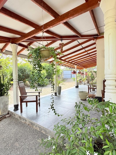 Peaceful 3BR Villa | Fast Starlink WiFi | Walk to Beach