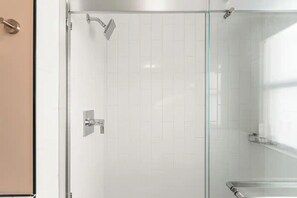 Hair dryer, towels - The Villa | Beach Plaza | Art Deco Style, Full Kitchen, Collins Ave | 2 Units (Miami Beach)