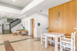 Dining - Double | Beach Plaza | Art Deco Charm, Collins Ave, South Beach Ease | 2 Units (Miami Beach)