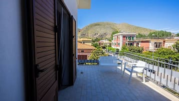 Apartment, 2 Schlafzimmer | Balkon
