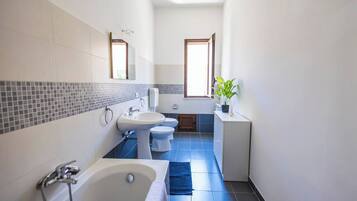 Apartment, 2 Schlafzimmer | Badezimmer