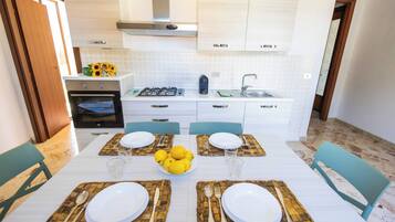 Apartment, 2 Bedrooms | Interior