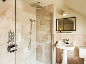 Bathroom - The Bell & Crown (Zeals)