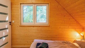 2 bedrooms, bed sheets