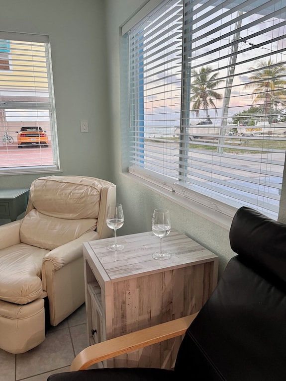 3-bedroom Turtle Theme House In Little Venice, Marathon With Ocean View - Marathon, FL