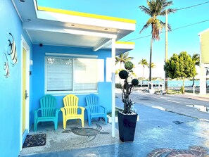 Terrace/patio - 3-bedroom turtle theme  house in Little Venice,  Marathon with ocean view (Marathon)