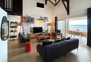 Living area - Amazing flat and view on Pointe du Bout at 100m from the beach! (Les Trois-Îlets)