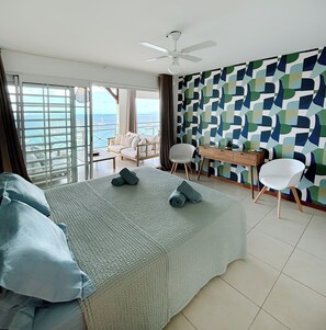 Room - Amazing flat and view on Pointe du Bout at 100m from the beach! (Les Trois-Îlets)