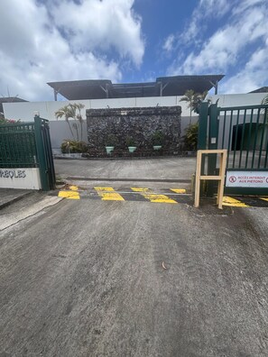 Property grounds - Amazing flat and view on Pointe du Bout at 100m from the beach! (Les Trois-Îlets)