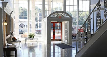 Quaint Mins to Atrium Health & Panthers Stadium perfect for your next getaway
