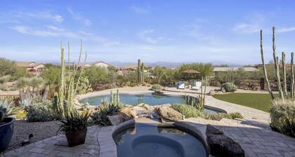 Ranch Road Desert Oasis...Privacy...Unbelievable Mountain Views!