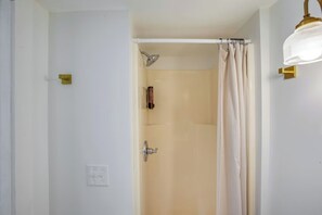 Shower, towels - Little Farm House with Shaded Front Porch, Fire Pit, Covered Parking (Cross Plains)
