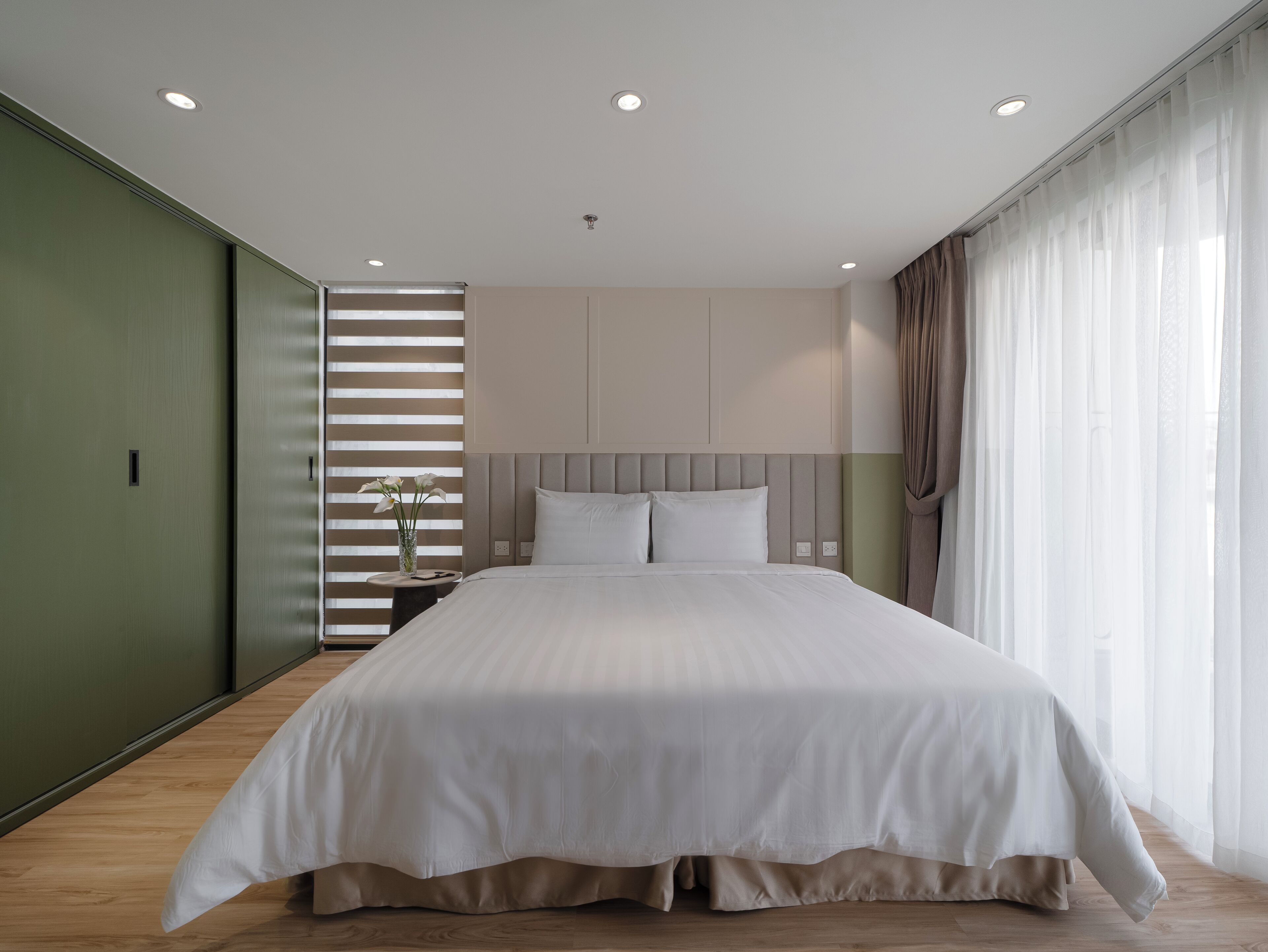 Studio Suite, City View