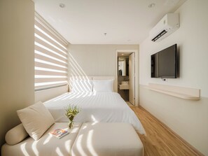 Deluxe-Doppelzimmer | Allergikerbettwaren, Zimmersafe, Schreibtisch, schallisolierte Zimmer