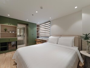 Deluxe Double Room - Little Charm Boutique Hotel (Ba Đình)