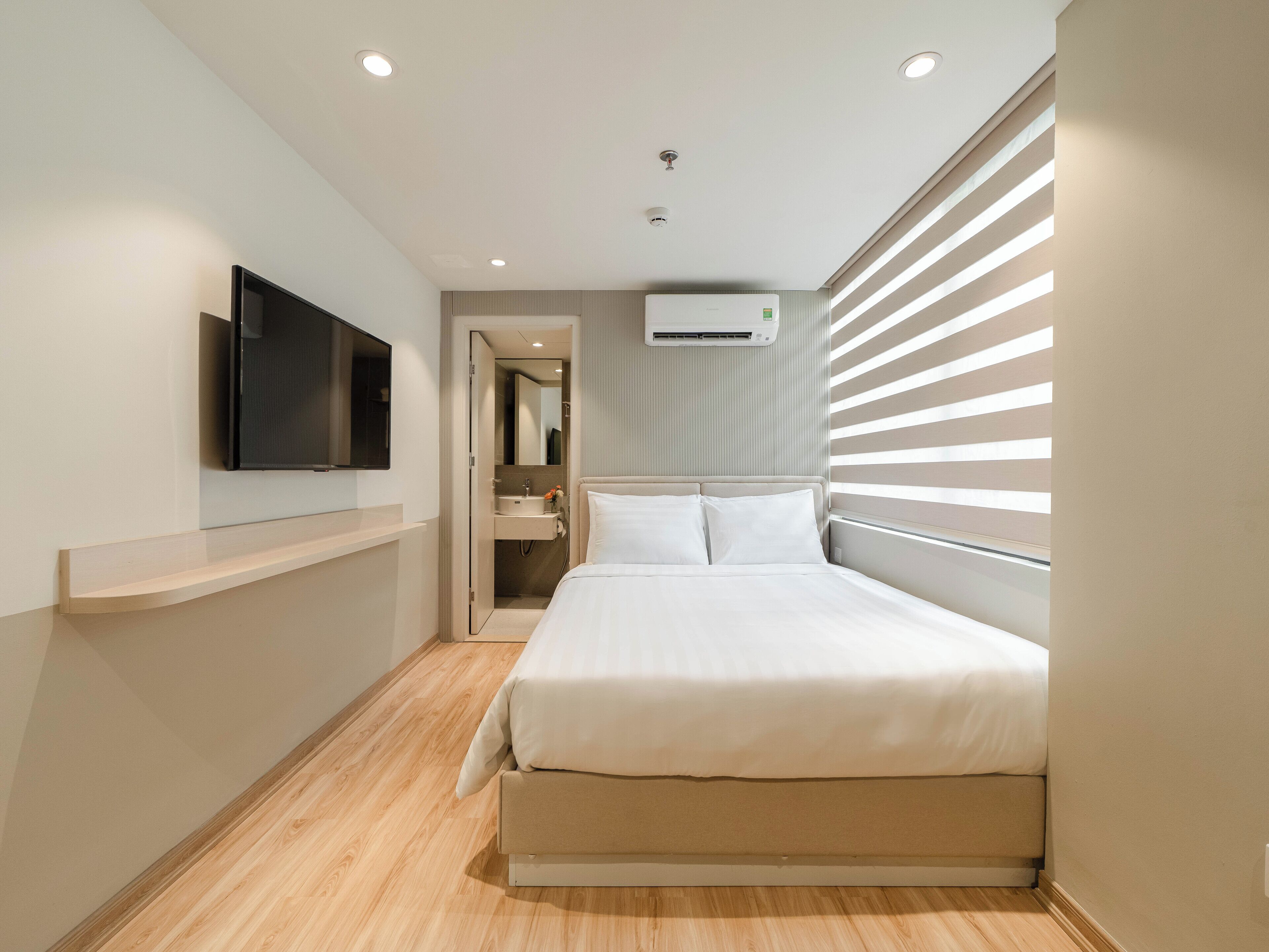 Standard-Doppelzimmer | Allergikerbettwaren, Zimmersafe, Schreibtisch, schallisolierte Zimmer