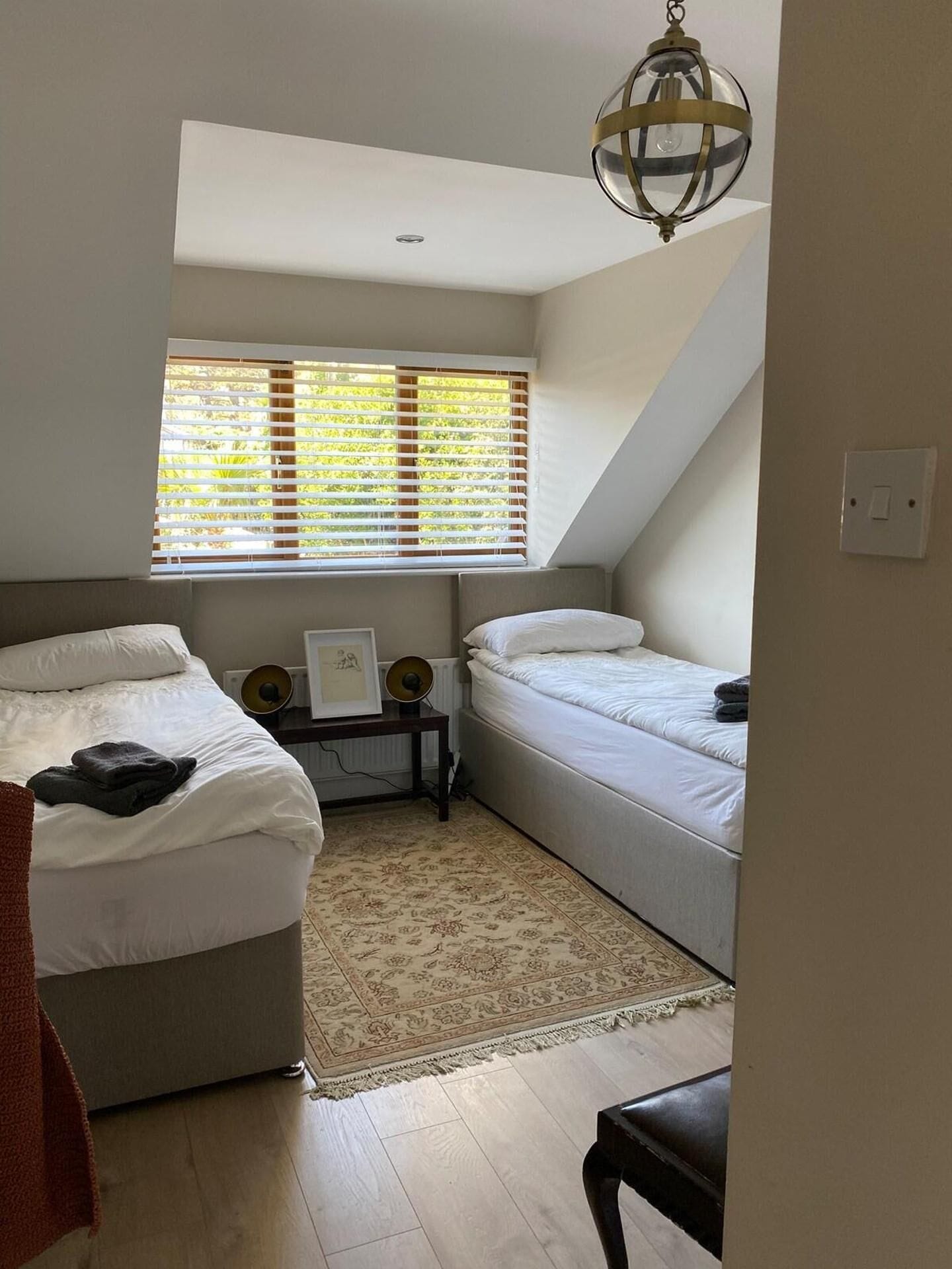 4 bedrooms, iron/ironing board, WiFi (free), bed sheets