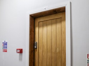 Interior - Frankies Seaview 1 (Bridlington)