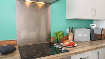 Cookware/dishes/utensils