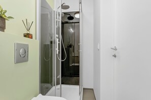 ห้องดีลักซ์สำหรับสี่ท่าน | ห้องน้ำ