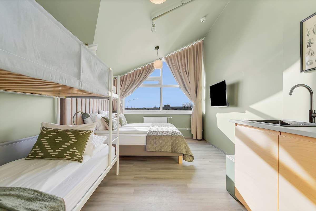 ห้องดีลักซ์สำหรับสี่ท่าน