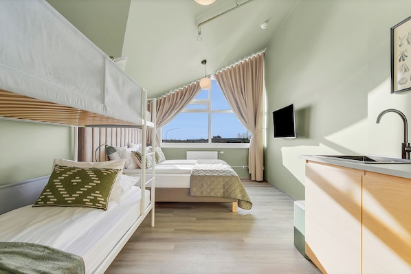 ห้องดีลักซ์สำหรับสี่ท่าน