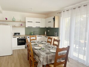 Fridge, microwave, oven, dishwasher