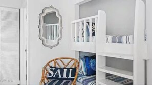 1 bedroom, WiFi, bed sheets, wheelchair access - Beachfront with Pool No Elevators, Just The BEACH (Panama City Beach)