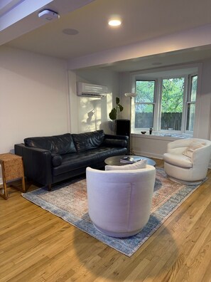 Living area - Travis Heights Gem, Walk to Lady Bird Lake & SoCo (Austin)