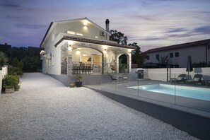 Outdoor pool - Villa Eman in Pula (Pula)