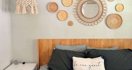 The Greensboro Grand Getaway - Luxury GSO Retreat with 6 Bdrms and 4.5 Bths