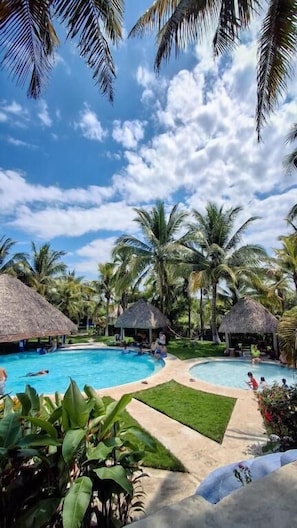 2 outdoor pools