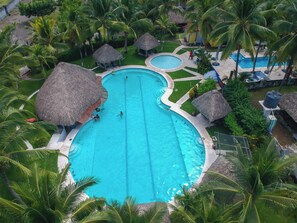 2 outdoor pools - Hotel Cafe Del Sol (Monterrico)