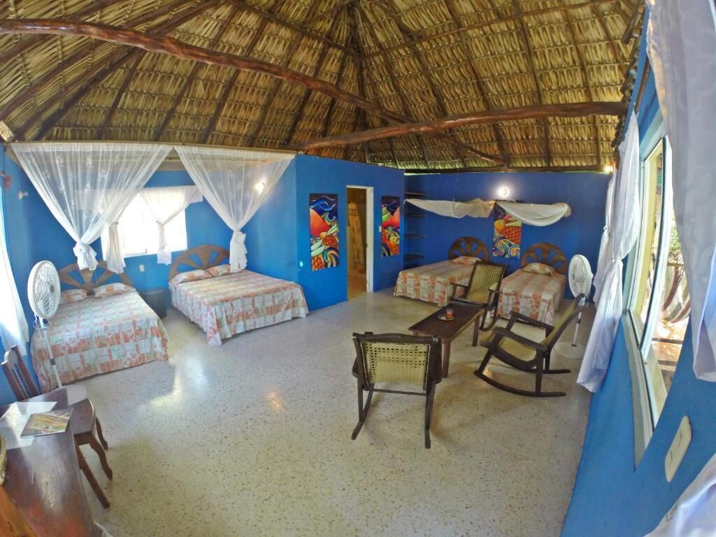 Standardværelse - balkon - udsigt til have