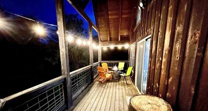 Rustic Lake Front Cabin Retreat