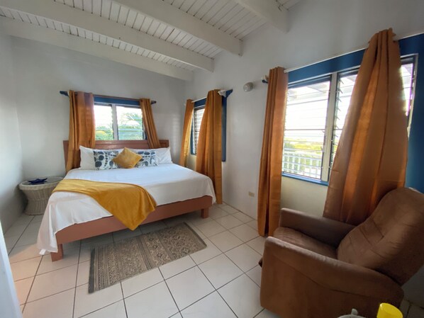 Room - 1 Bedroom- 2 mins to Savannah Bay (The Valley)