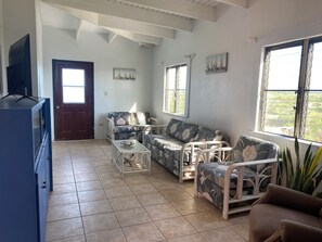 Living area - 1 Bedroom- 2 mins to Savannah Bay (The Valley)